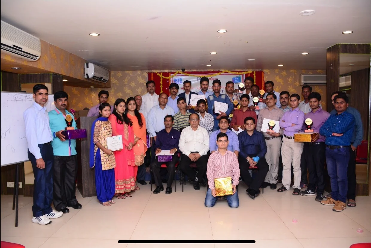 Certified pathologists and laboratory specialists